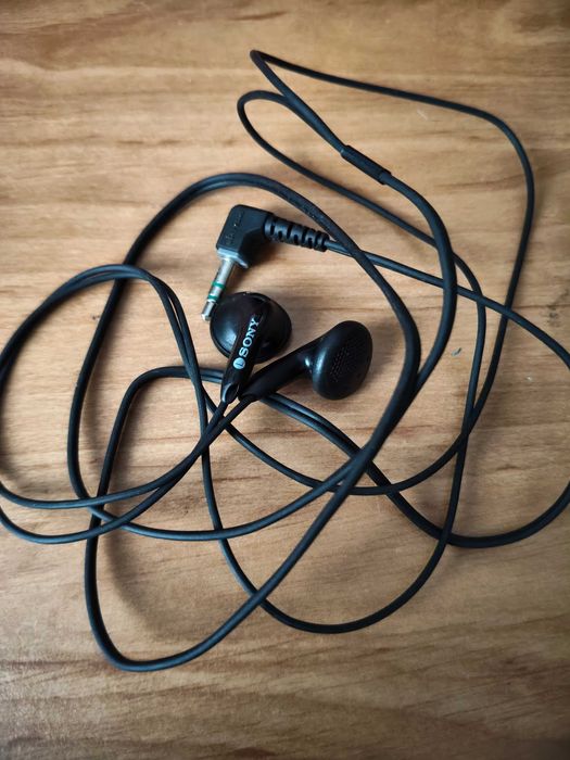 Auriculares Sony pretos