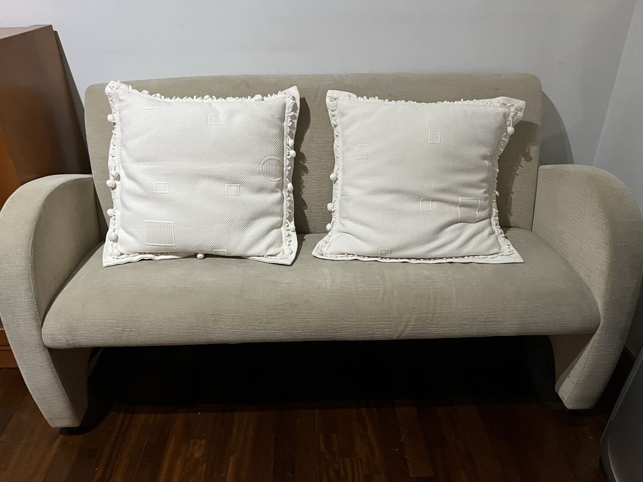 Sofa  bege em tecido