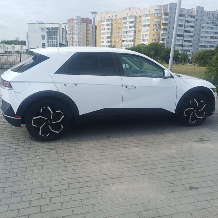 Ionik 5  2023року