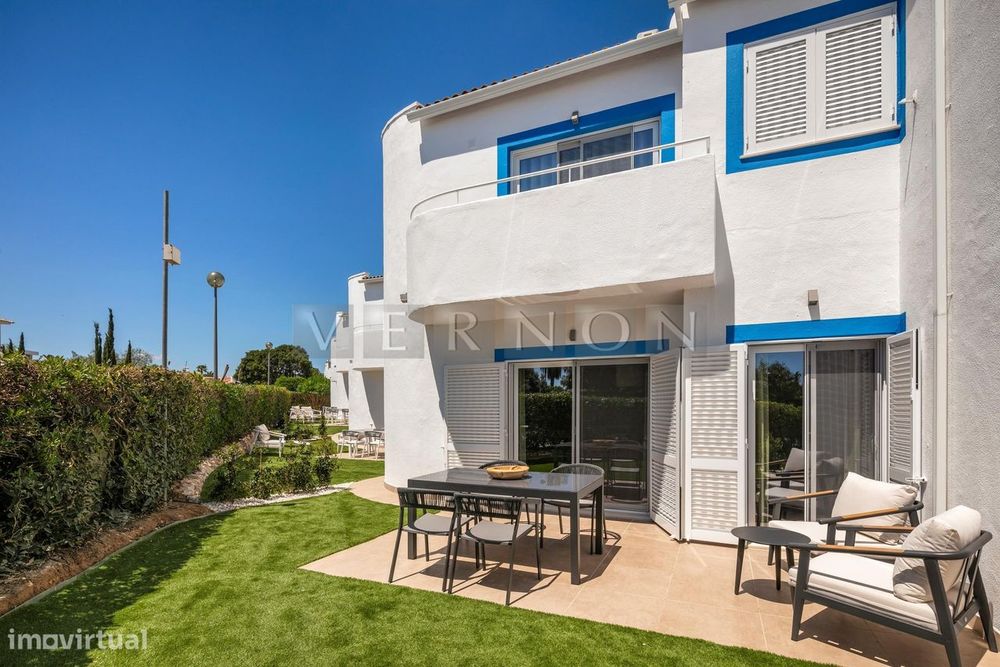 Algarve, Carvoeiro, apartamento T1+1 espaçoso, com piscina e estaciona