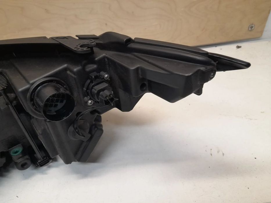 Lampa prawa przód przednia halogen RANGE ROVER EVOQUE GJ32-13W029-BA