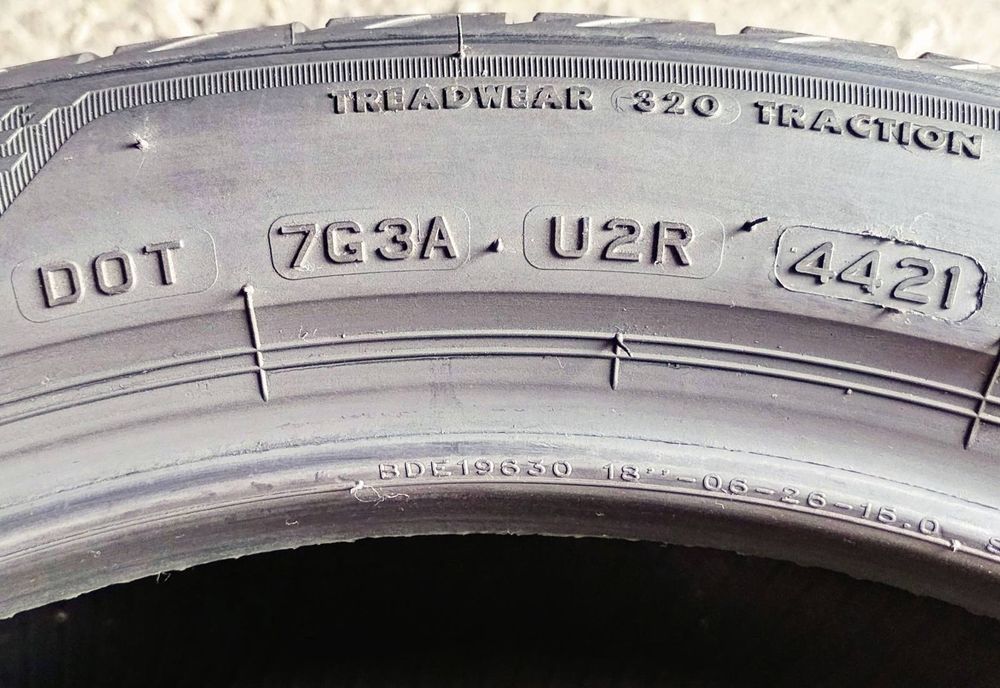 Шини літні R18 255/40 Bridgestone Turanza T005
