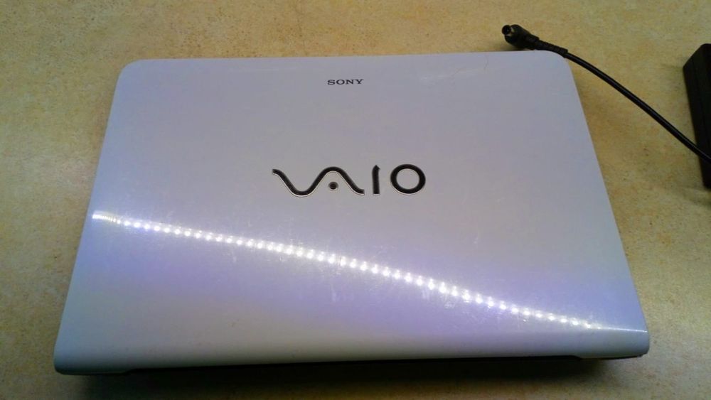 Laptop Sony VAIO biały licencja Windows 10