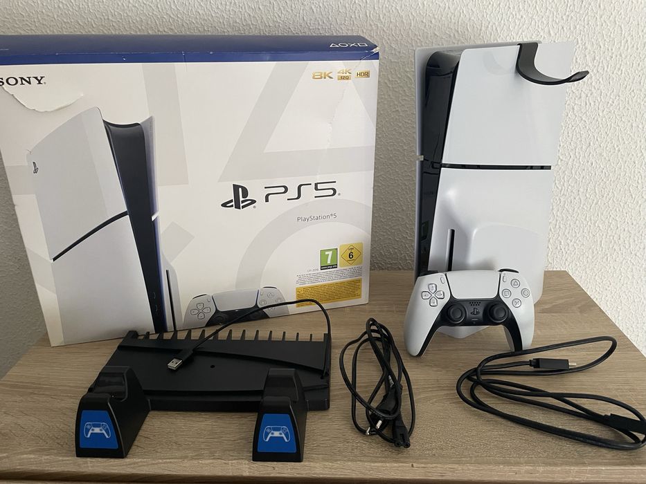 PlayStation 5 slim de 1 TB como nova
