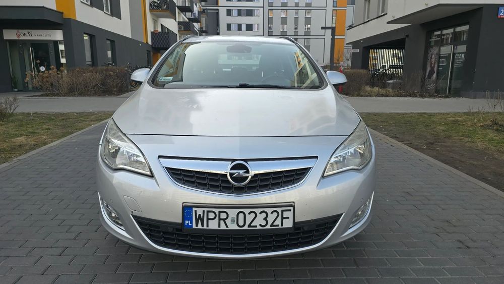 Opel Astra LPG Grzane fotele i kierownica 140km skóra tempomat Automat