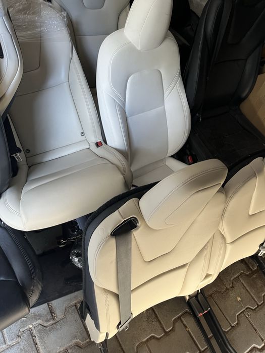Сидіння Tesla Model S,X,Y,3