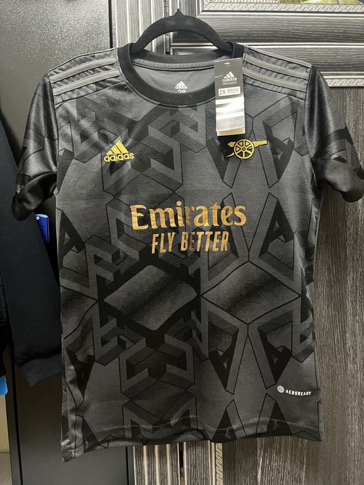 Продам спортивну футболку «Adidas”,спортивна футболка