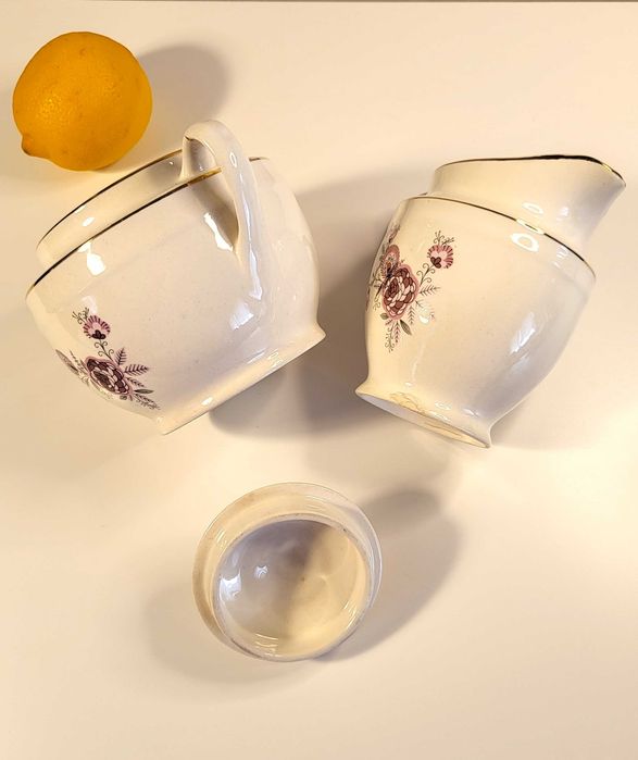 Conjunto de açucareiro e leiteira da Fábrica Portuguesa de Sacavém