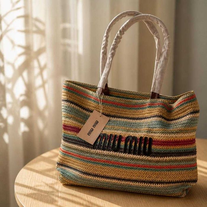 Bolsas de senhora para o verão Miu Miu