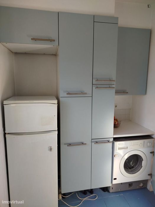 Quarto - localizado em Alvalade Lisbon