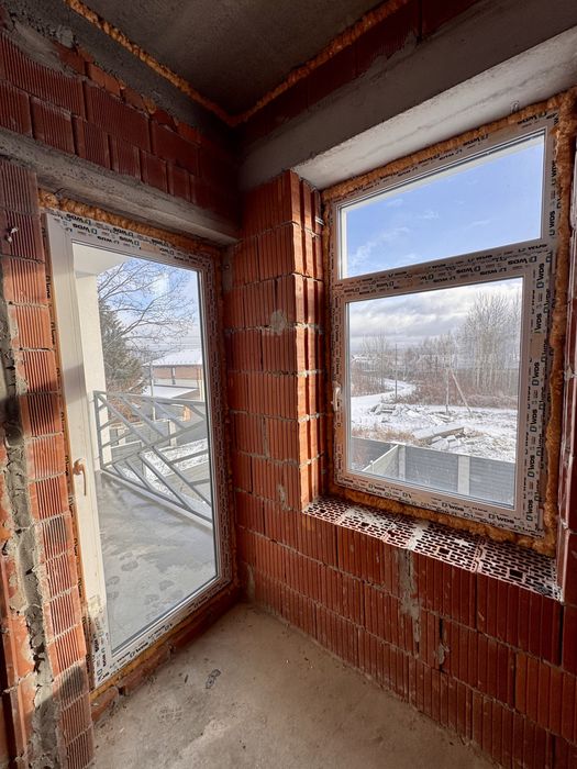 Таунхаус з закритою територією