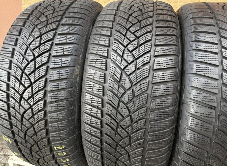 Шини 8.1мм 2022 рік 225/55 R18 Goodyear , комплект зима