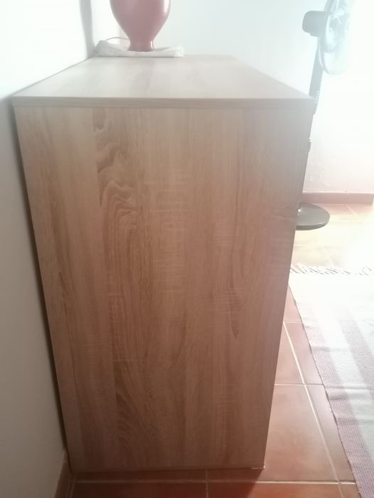Cómoda com 4 gavetas em madeira de aglomerado estilo móvel Ikea