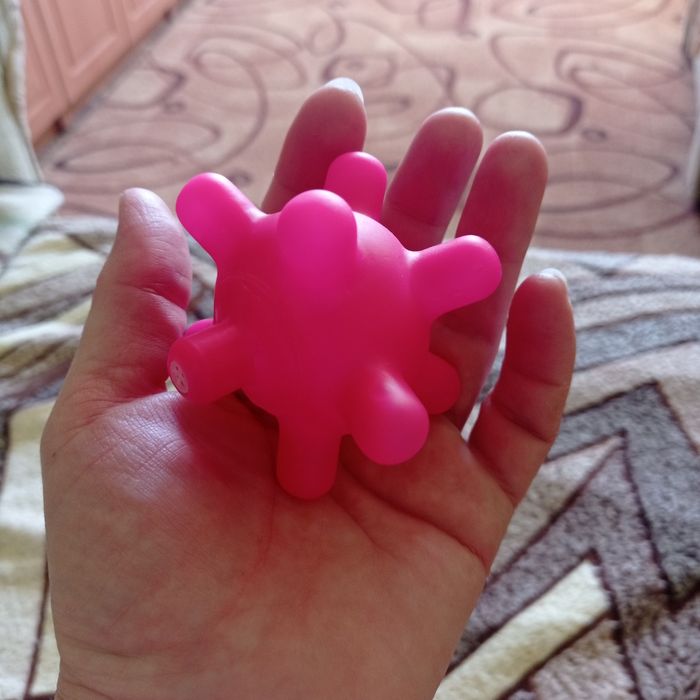 Іграшка піщалка для песиків