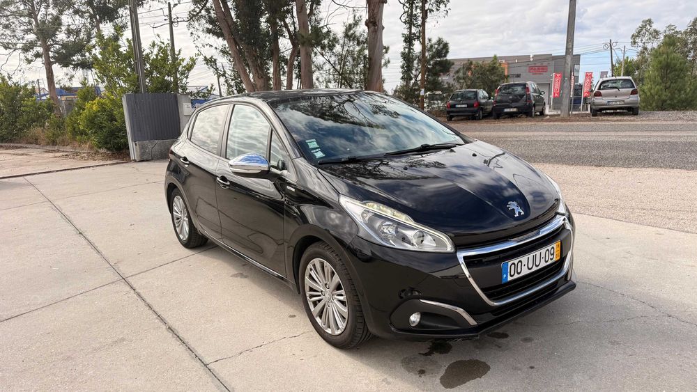 Peugeot 208 1.2 PureTech Gasolina 2018 foto 3