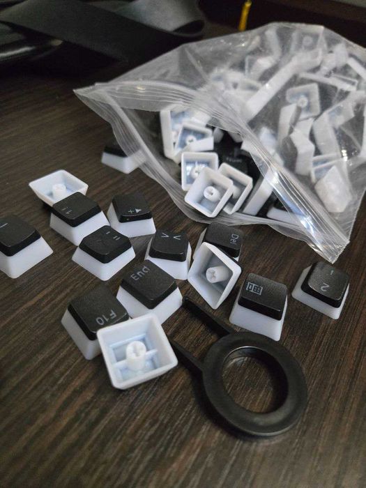 Білі прозорі кейкапи caycaps