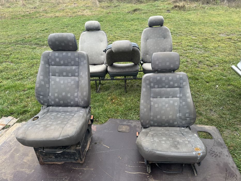 Продам пластик салона мерседес вито 638 оригинал