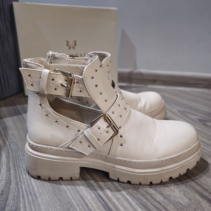 Botki damskie za kostkę beżowe