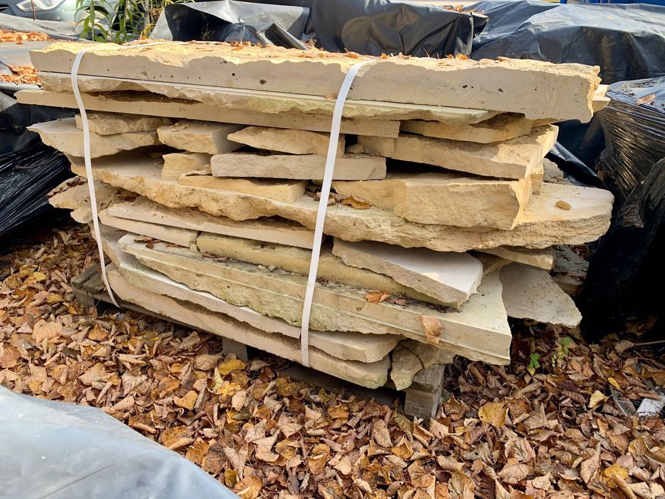 kamień Dolomit duże płyty nieregularny kształt różne grubości cięty m2