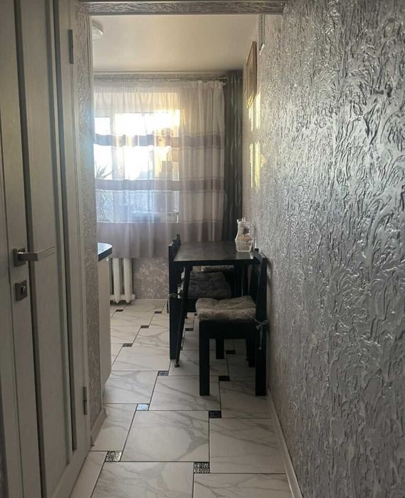 Продаж 2-к квартири в новобудові з власним паркомісцем. Техніка, меблі