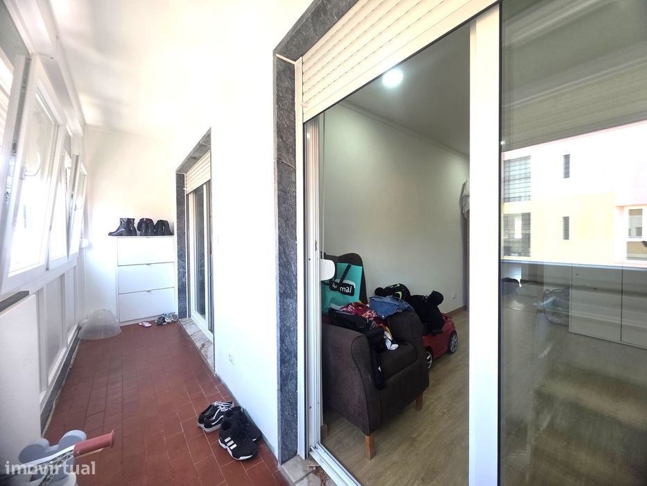 Fantástico Apartamento T2 no Centro da Amadora