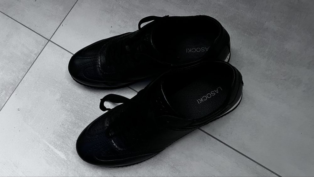 Lasocki кросівки жіночі