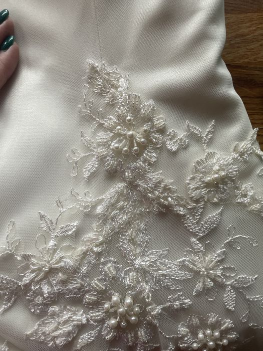 Suknia ślubna 42 z salonu kolor ecru