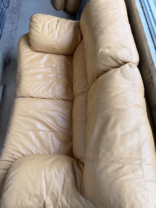 Sofa na cor mostarda