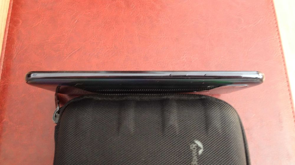 Smukły ładny smartfon Samsung w ładnym stanie, ekran amoled okazja !