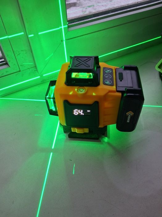 Лазерний рівень 4d в кейсі лазерный уровень