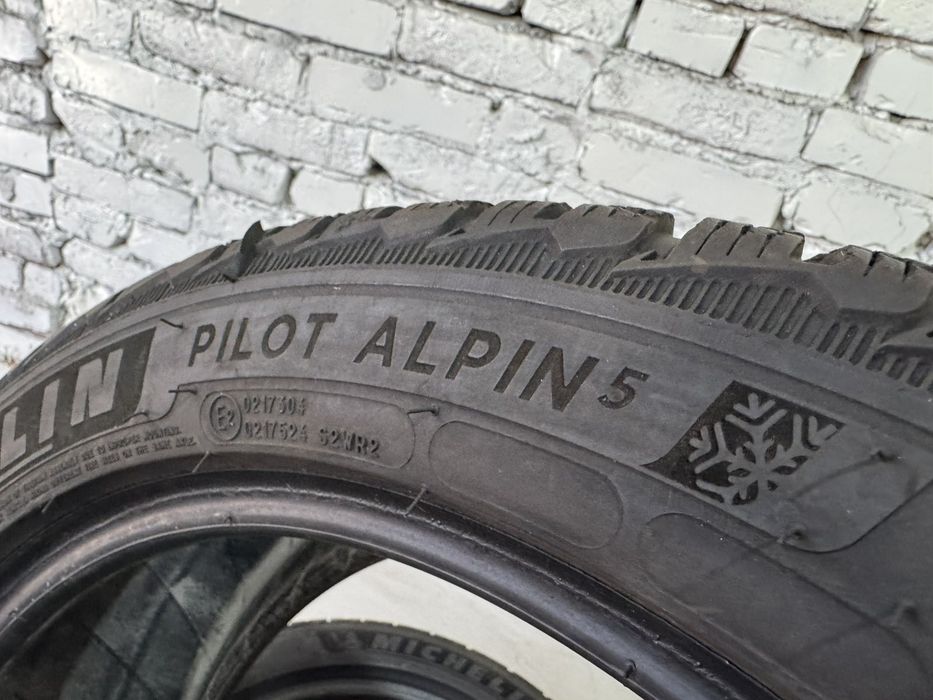 Зимові шини Michelin 225/45 R18