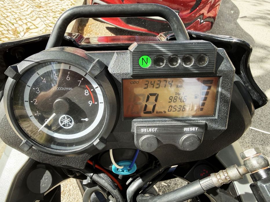 Yamaha XT660Z Ténéré com setup completo de viagem e muitos extras