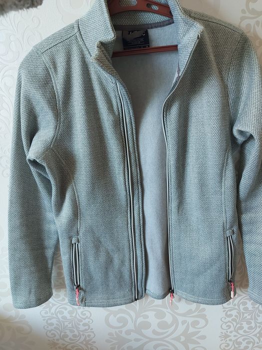 Продам жіночу спортивну кофту