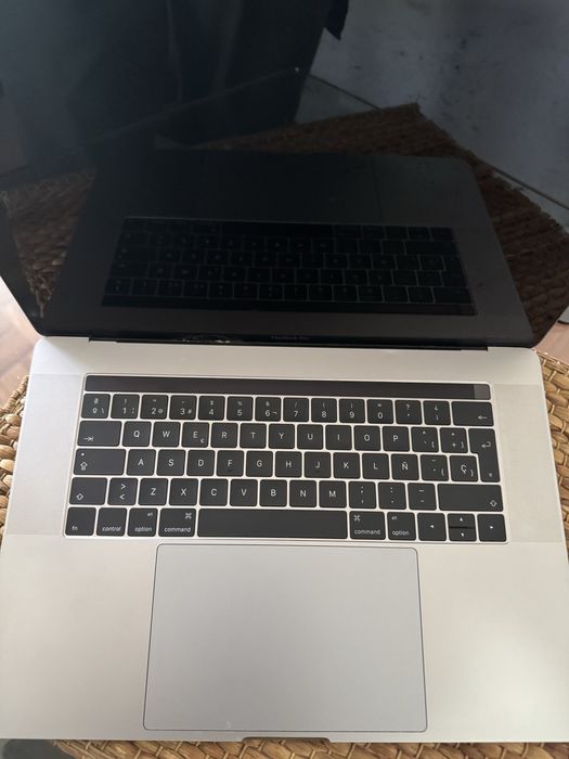 2017 15-inch MacBook Pro474598936087767041