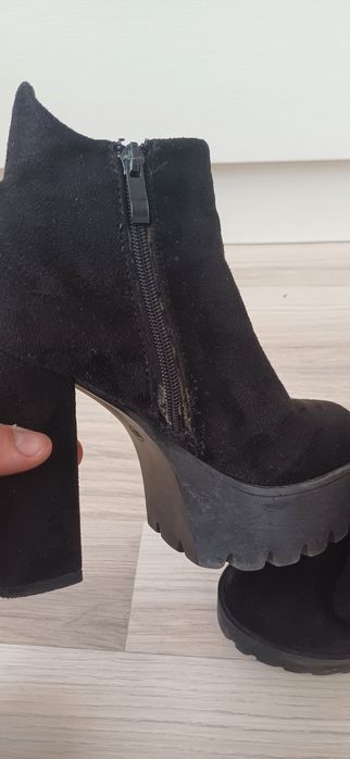 Продам черевики 36р.