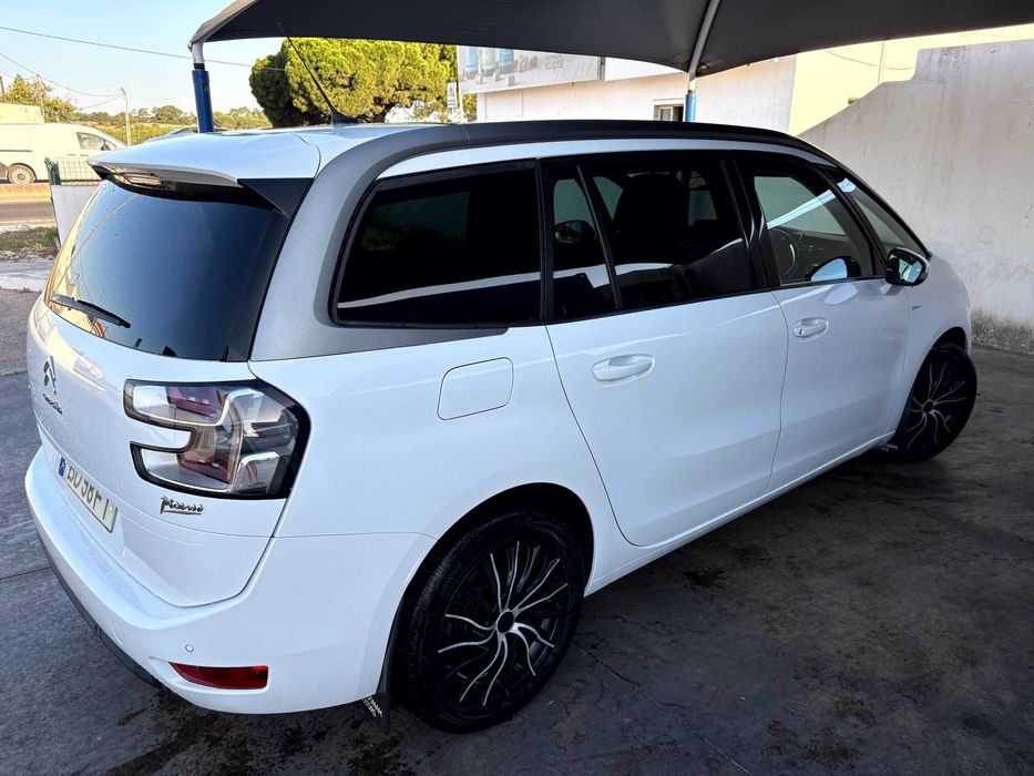 Estado Impecável: Citroën C4 Grand Picasso Exclusive (1.6 BlueHDi) | Volante à Direita com Matrícula Portuguesa