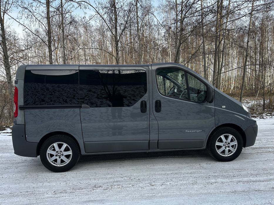 Renault Trafik 2.5 DCI Passenger 8 osobowy