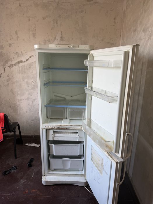 Продам холодильник Indesit