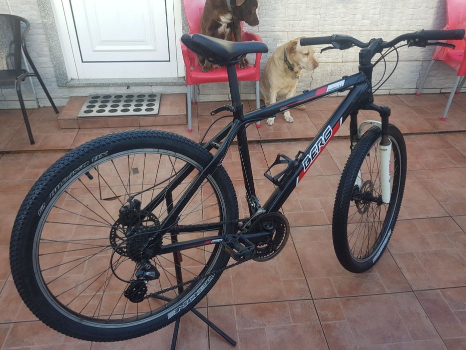 Bicicleta Berg travão de disco roda 26 impecável
