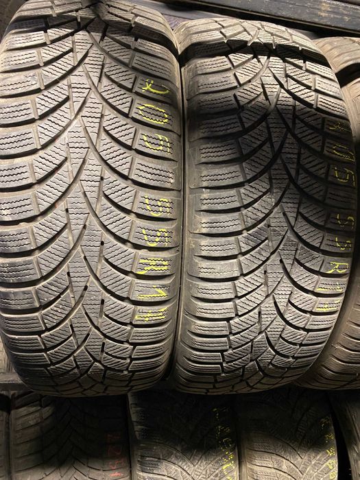 205/55R17 Dwie używane opony zimowe Toyo
