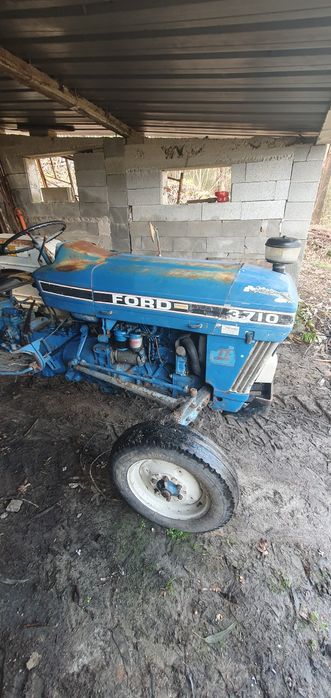 Trator Ford 3710