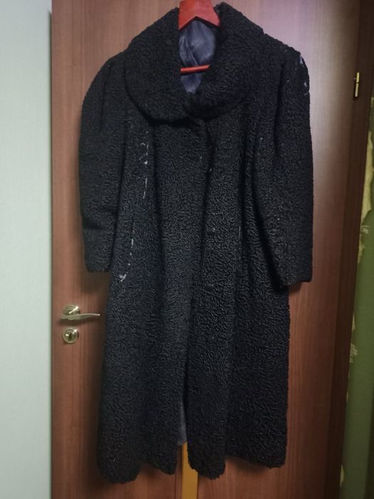 Шуба каракулевая