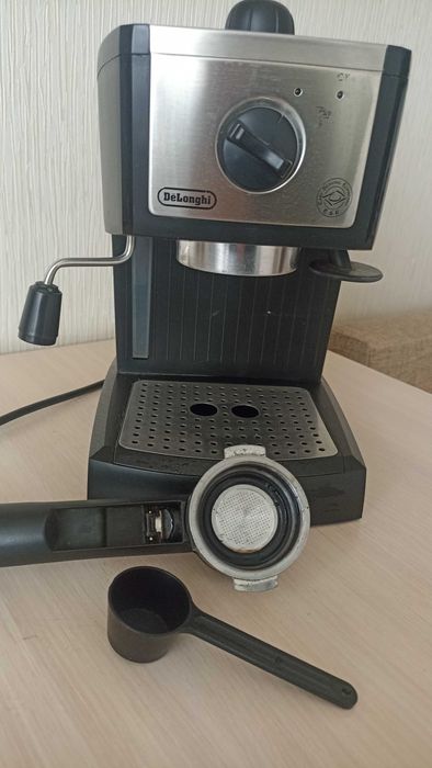 Кофемашина кофеварка DeLonghi