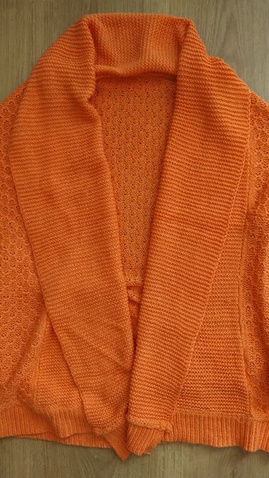 Pomarańczowy sweterek bolerko TAKKO