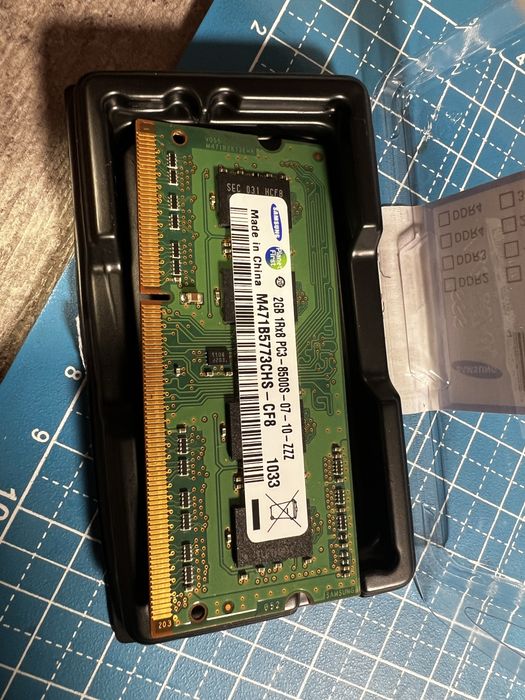 RAM samsung 1 GB plus 2 GB DDR3