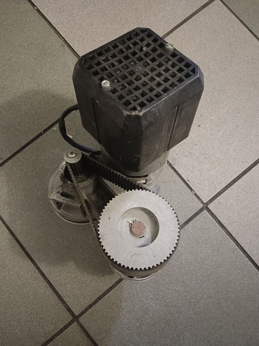 Silnik z przekładnią 24 v  660w