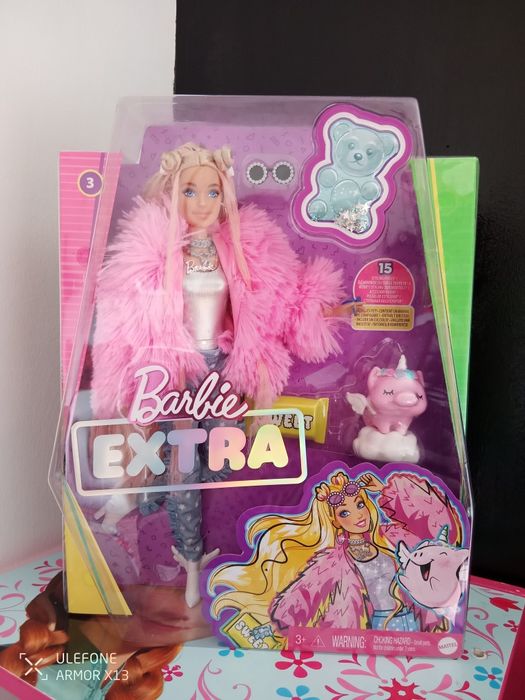 Brinquedo Boneca Barbie Extra
