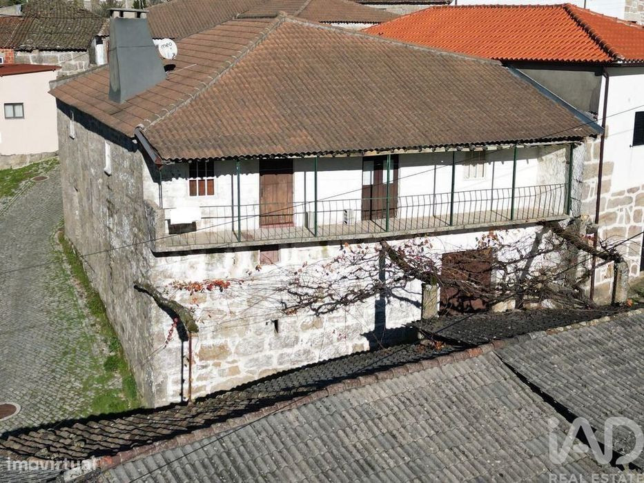 Casa de aldeia T6 em Telões de 650,00 m2 — Telões, Vila Real