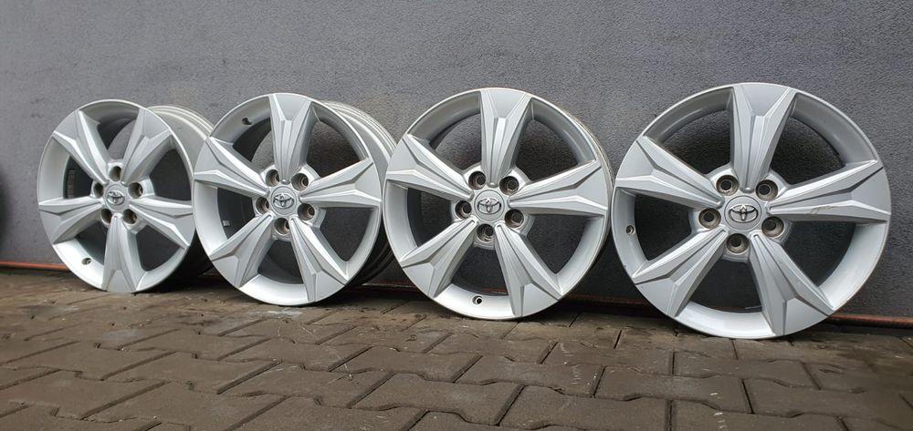 17 5x114,3 Toyota oryginalne