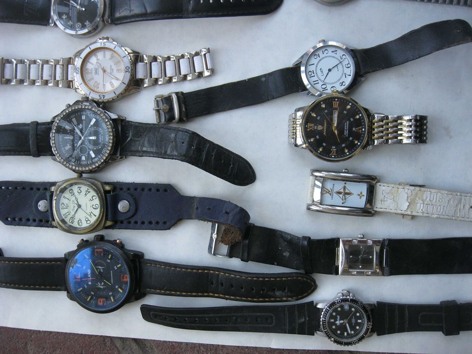 Продам часы наручные